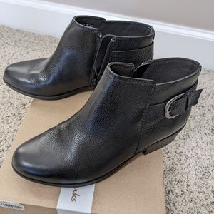 Clarks Addiy Kara Black Size 7.5 Women's Ankle Boots